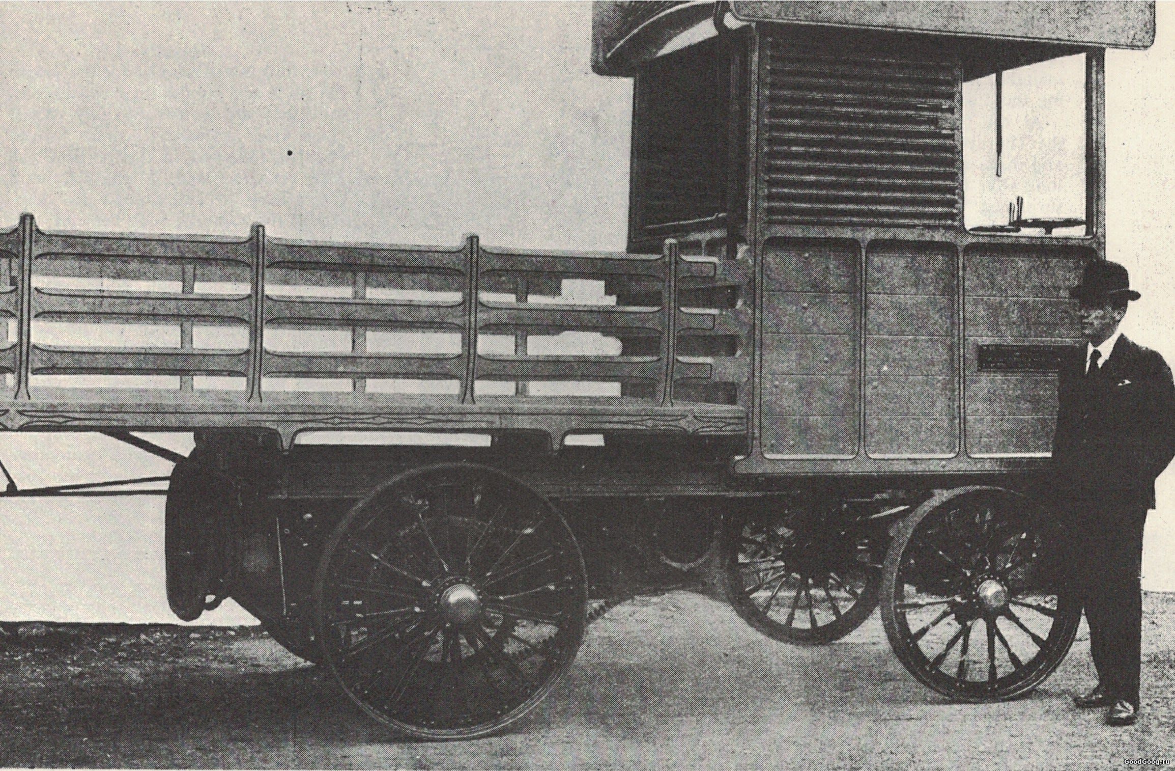 Первый грузовик